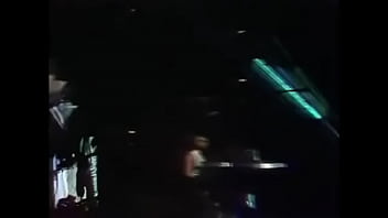 Goyang Liar Di Atas Panggung: Yes Mengguncang Dunia Dengan Konser Panas 1983