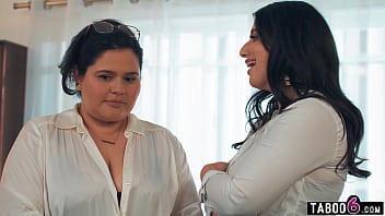 Sekretaris Bbw Montok Sarah Arabic Dan Karla Lane Bergantian Melayani Kontol Bos Di Kantor