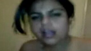 Gadis Montok Menggila Di Ranjang Bersama Pacar Dalam Video Panas