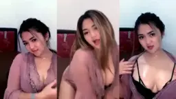 Remas Payudara Montok Zara Dan Goyangkan Pantatnya Yang Besar