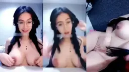 Remasan Nikmat Di Payudara Montok Yang Menggoda