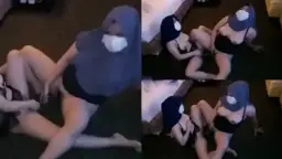 Tante Berjilbab Saling Mainkan Vagina