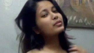 Tarian Telanjang Menggoda Dari Ratu Desi Sendirian