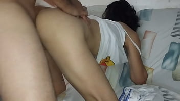 Menggali Liang Basah Si Gelandangan Tante Tiriku