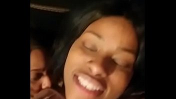 Aksi Panas Cewek Lesbian Di Facebook Live