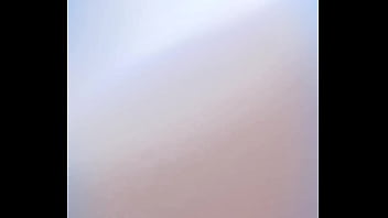 Adik Tiriku Mandi, Kubidik Putingnya Yang Menggoda Dan Kubawa Nafsuku Ke Puncak