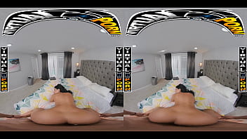 Mandi Sendirian Sampai Ameena Green, Adik Tiriku, Bergabung Dan Mengubahnya Jadi Adegan Panas