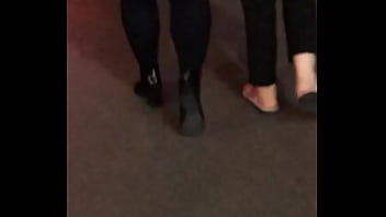 Pantat Montok Tiongkok Yang Menggoda