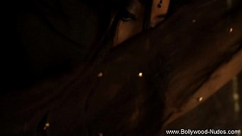 Gadis India Menggoda Dengan Tarian Erotis Yang Memikat