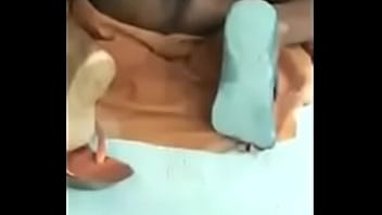 Gadis India Yang Menggoda Dengan Lekuk Tubuh Mempesona