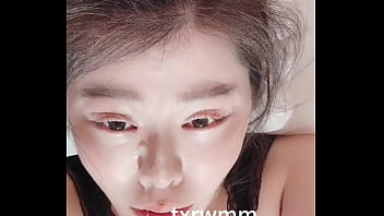 Pemerkosaan Tenggorokan Dalam: Hasil Didikan Paksa Untuk Pelacur Lokal Yang Hobi Selfie Di Dunia Bdsm