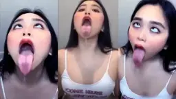 Ambiyah Menggoda Dengan Lidah Basah Yang Menggairahkan