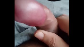 Gadis India Yang Menggoda Dengan Lekuk Tubuh Yang Memukau