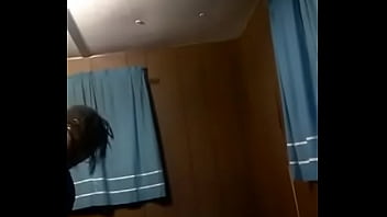 Gadis Latin Montok Menunduk Untuk Pria Afro Dari Craigslist