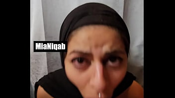 Istri Arab Berjilbab Mia – Kumpulan Video Panas 7
