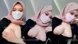 Camilla Berjilbab Cantik Pamer Payudara Montok