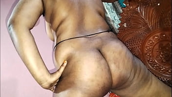 Gadis Manis Menggoyang Kontol Kakak Tirinya Hanya Dengan Kondom.