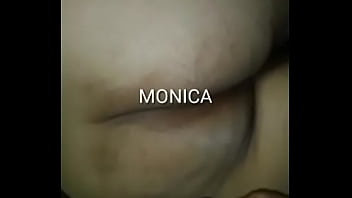 Monica, Istri Desi Montok Yang Menggairahkan