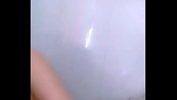 Tayangan Langsung Cewek Memamerkan Memeknya