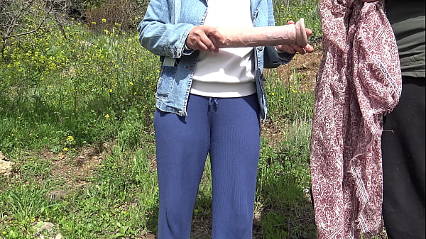 Ibu Rumah Tangga Arab Beli Mainan Besar Di Arab Saudi