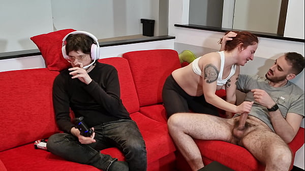 Adik Tiri Digoyang Teman Kandung Kakaknya, Sementara Kakak Tiri Asyik Main Game (muncrat Di Menit 10.35) – Subtitle Inggris – Undress Saga Episode 03