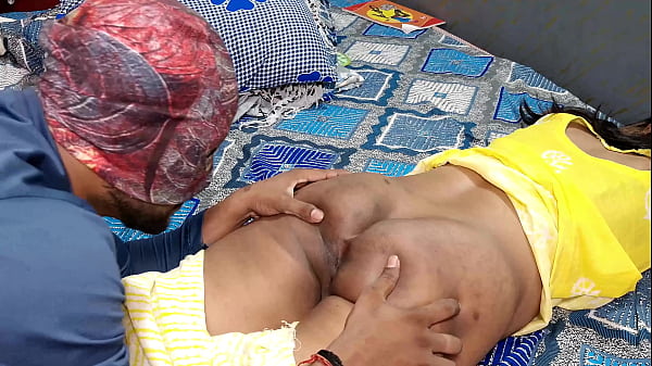 पढ़ाने के बहाने पड़ोस की आंटी को छूकर, फिर उसे घोड़ी बनाकर जमकर चोदा