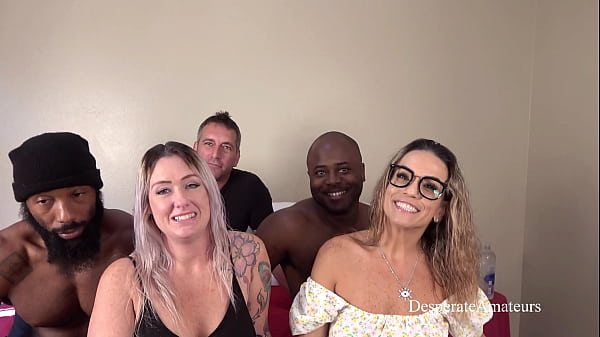 Alex Dan Karla, Ibu-ibu Latina Seksi Yang Tak Sabar Untuk Aksi Panas Dan Liar