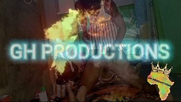 Membagikan Kemesraan Ranjangku Dengan Anak Tiriku