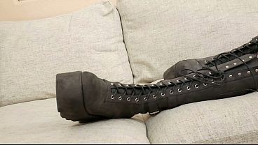 Ayah Tiri Mengajari Putrinya Menjadi Jalang – Cuplikan