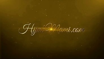 Vivianne Desilva, Sang Jilbab Malu-malu Yang Meledak Dengan Axel Haze