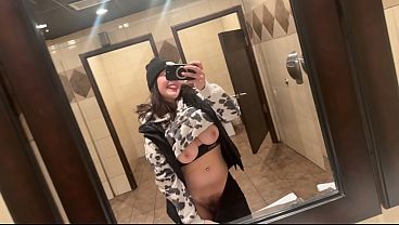 Membawa Ibu Tiri Seksi Dari Klub Untuk Ditumpahi Sperma Di Dalam