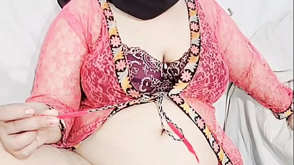 Ibu Tiri Montok Berbulu Dihardcore Anusnya Dari Belakang Oleh Anak Tiri India Berpenis Besar, Erangan Keras Saat Pantat Desi Dihantam