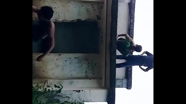 Gadis India Yang Menggoda Dengan Lekuk Tubuh Mempesona