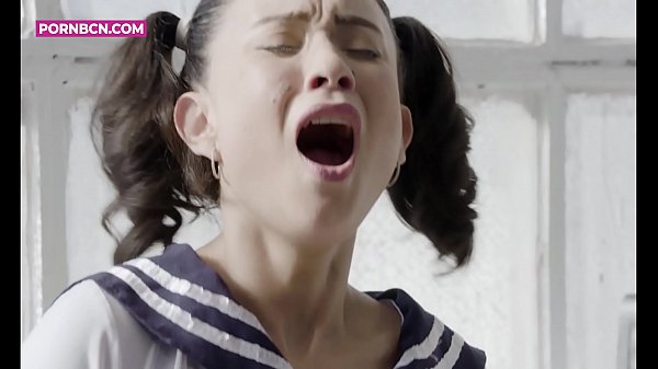 Orgasme Squirting Hardcore Dengan Cosplay Jepang, Remaja Asia Rambut Cokelat Kepang Basahi Sofa Dengan Cairan Erotis