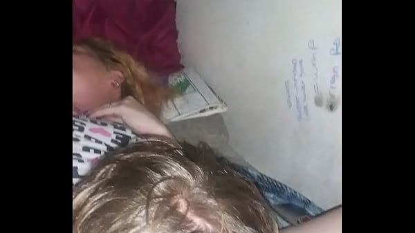 Ibu Tiri Seksi Menggoda Dengan Telanjang Di Ranjangnya