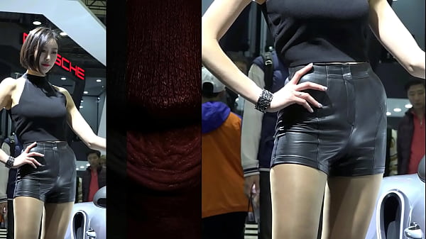 Gadis Tionghoa Menggoda Dengan Celana Kulit Panas Yang Menggairahkan