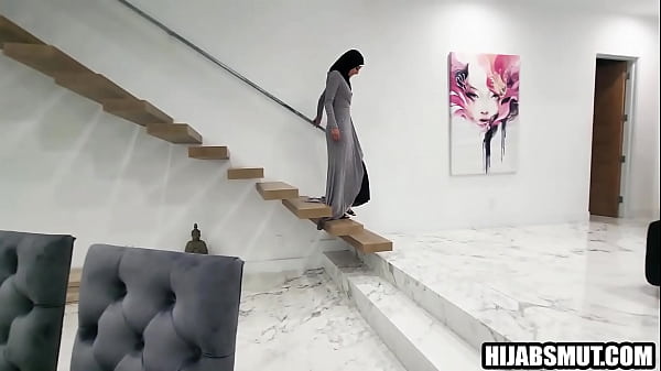 Bercinta Dengan Adik Tiri Muslimku Yang Menggoda