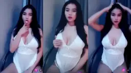 Gadis Cantik Dengan Payudara Montok Dan Puting Merona