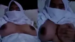 Hijab Toge Pamer Memek Montok