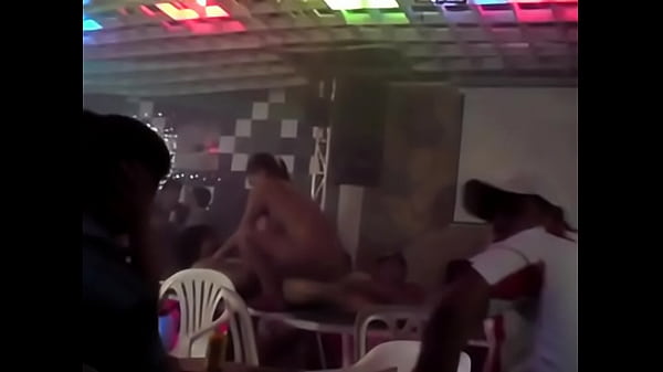 Pertunjukan Pisang Yang Menggoda Dan Menggairahkan