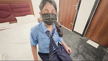 Gadis Desi Dan Teman Sekolahnya Beraksi Ganas Di Oyo Dengan Audio Hindi Yang Menggairahkan