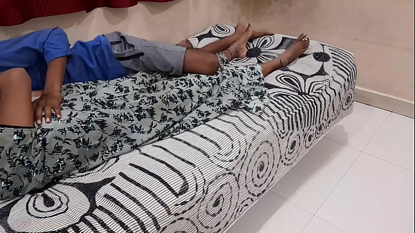 Istri Seksi India Dihardiki Pussy-nya Oleh Suami Hindu Kurusnya – Full Hindi