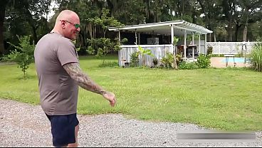 Menggoda Di Keluarga Tiri: Telanjang Dan Bebas Digunakan