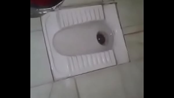 Pasangan Mesum India Beraksi Di Kamar Mandi