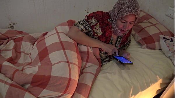 Istri Muslim Turki Membuka Celah Basahnya Untuk Anak Tiri Yang Bergairah