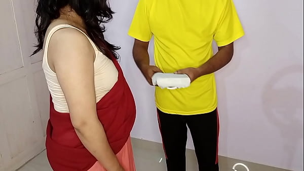 मालकिन ने मुझसे कहा, “अभी मुझे चोदो, नहीं तो तुम्हारे मालिक को सब बता दूंगी।”