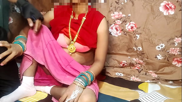 गर्म देसी जोड़ा: लाल कपड़े में पत्नी के साथ पति का रियल आनंद