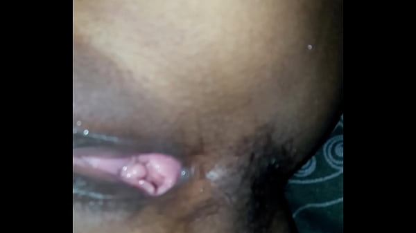 Desi Bhabhi Yang Menggoda Dengan Tubuh Seksi Dan Nafsu Yang Membara