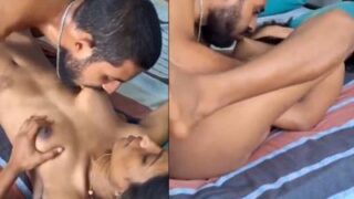 Kekasih Gila Gigit Payudara Pacar Dan Nikmati Seks Anal Desi Yang Menggairahkan