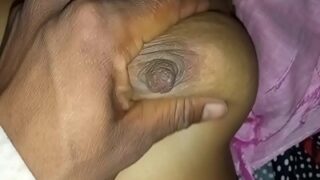 Video Panas Pasangan India Bercinta Dengan Wanita Menyusui Dan Pria